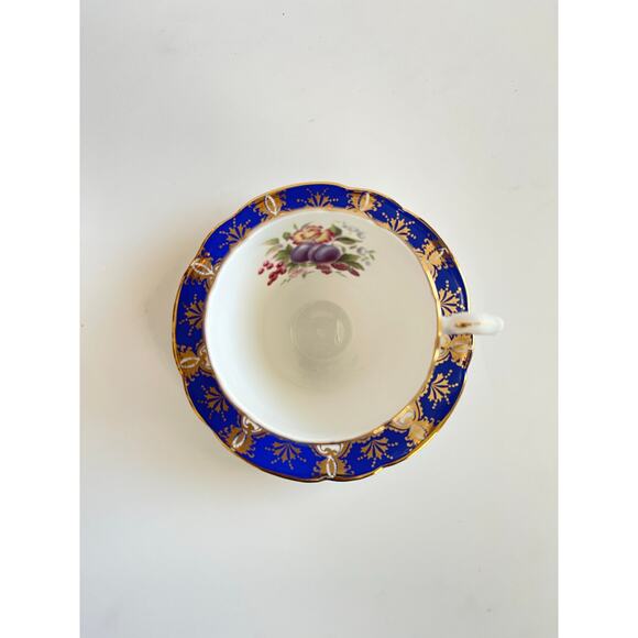 Vintage Paragon Tea Cup and Saucer By Appointment The Majesty - Picture 6 of 10